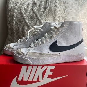 nike blazer mid ‘77 (gs, kids size 6.5) fits women’s 6.5-8!!!
